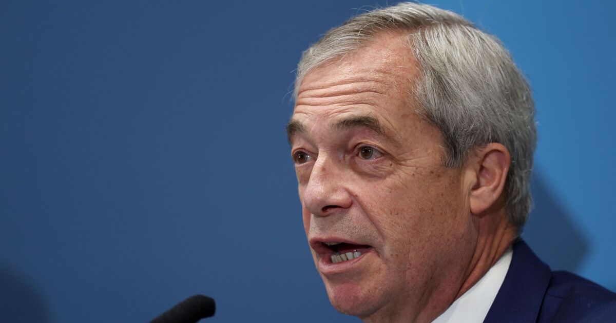 Élection partielle de Gorton et Denton EN DIRECT : Nigel Farage fustige Keir Starmer « paniqué »