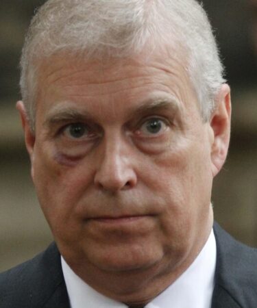 Famille royale EN DIRECT : Andrew a dit à Epstein qu'il voulait être son « animal de compagnie » dans une sombre mise à jour par courrier électronique