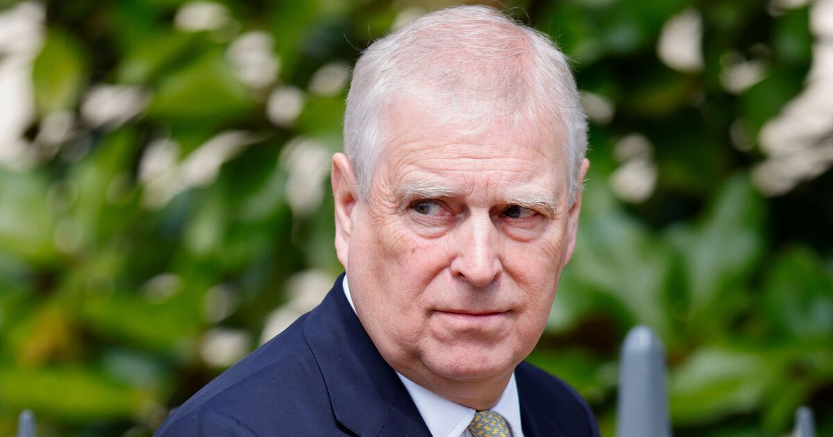 Famille royale EN DIRECT : Andrew « vit toujours dans le luxe », affirment les habitants de Sandringham « dégoûtés »