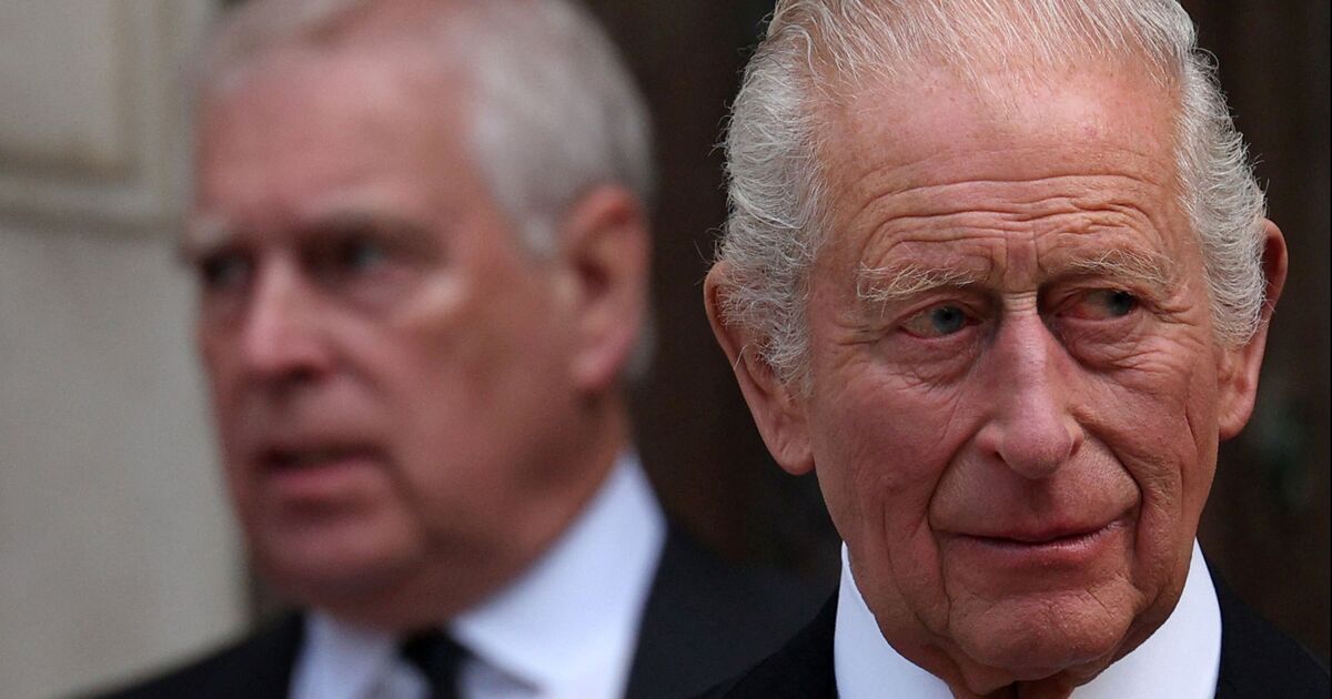 Famille royale EN DIRECT : Epstein a blâmé le "roi Charles" après qu'Andrew ait perdu son rôle clé