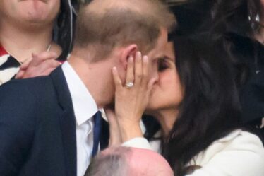 Famille royale EN DIRECT : le geste « nauséabond » du prince Harry et de Meghan qui a laissé les fans perplexes