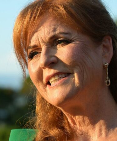 Famille royale EN DIRECT : le sombre commentaire de Sarah Ferguson sur Eugénie à Epstein révélé
