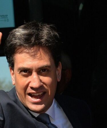 La « pure hypocrisie » des travaillistes sur les voitures électriques condamnée – « une règle pour eux, une autre pour nous »