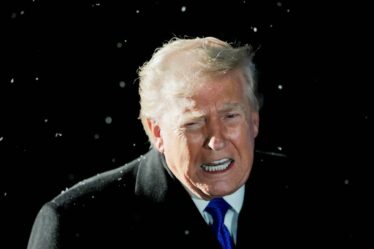 La véritable raison pour laquelle Donald Trump a sauté le Super Bowl LX en raison de fuites