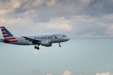 L'avion d'American Airlines fait demi-tour en déclarant une urgence en vol - "Perturbation de niveau 4"