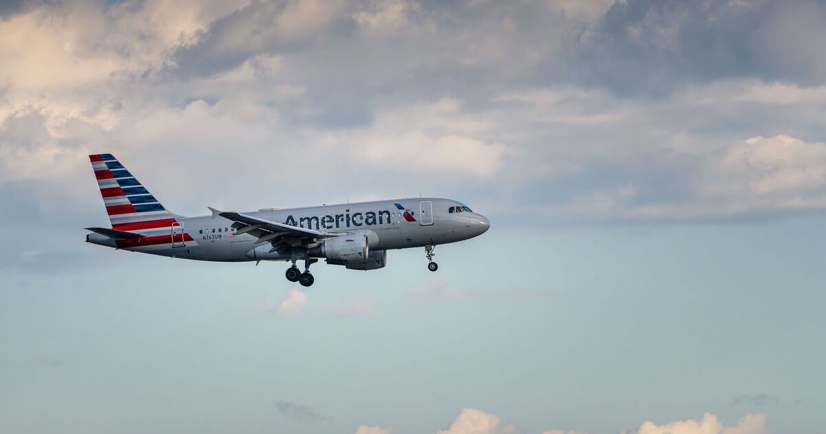 L'avion d'American Airlines fait demi-tour en déclarant une urgence en vol - "Perturbation de niveau 4"