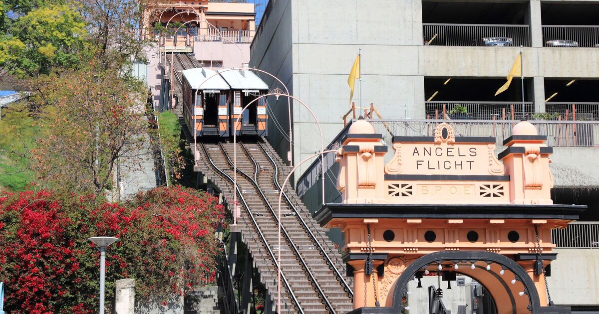 Le chemin de fer le plus court du monde qui prend 45 secondes pour voyager - 298 pieds de long et des vues magnifiques