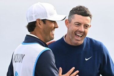 Le message de Rory McIlroy au caddy à Pebble Beach en dit long alors que l'avertissement sonnait vrai