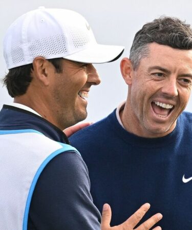 Le message de Rory McIlroy au caddy à Pebble Beach en dit long alors que l'avertissement sonnait vrai