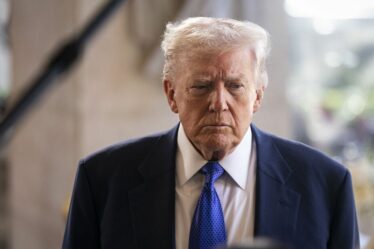 Le personnel de la Maison Blanche est en colère contre Trump à cause de la modification d'Obama - "Il n'a plus pris de médicaments"