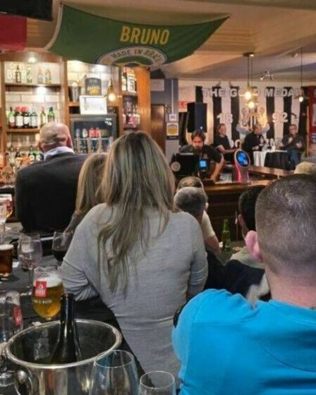 Le pub britannique bien-aimé ferme ses portes avec la visite de 2 légendes du football – « c'est tout, les amis »