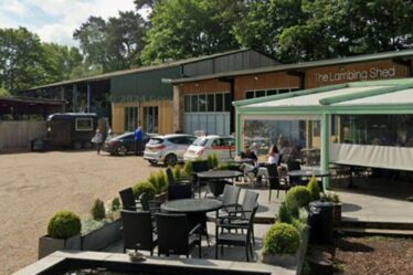 Les services d'urgence interviennent alors qu'une explosion secoue la ferme du Cheshire lors d'un événement populaire