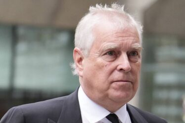 Les téléspectateurs de la BBC disent "me donnent envie de vomir" à cause des commentaires de Dimbleby sur Andrew