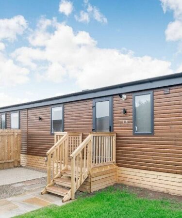 Parc de vacances avec piscine chauffée à 28 £ la nuit pendant les vacances scolaires, idéal pour les familles