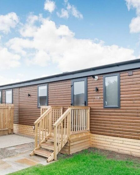 Parc de vacances avec piscine chauffée à 28 £ la nuit pendant les vacances scolaires, idéal pour les familles