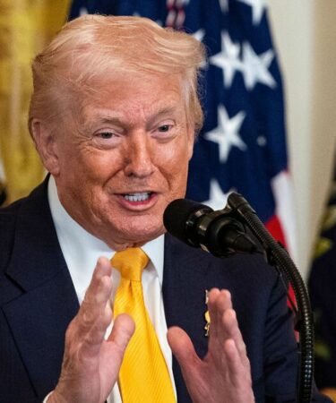 Politique EN DIRECT : Donald Trump lance une attaque cinglante contre Starmer pour la trahison des Chagos