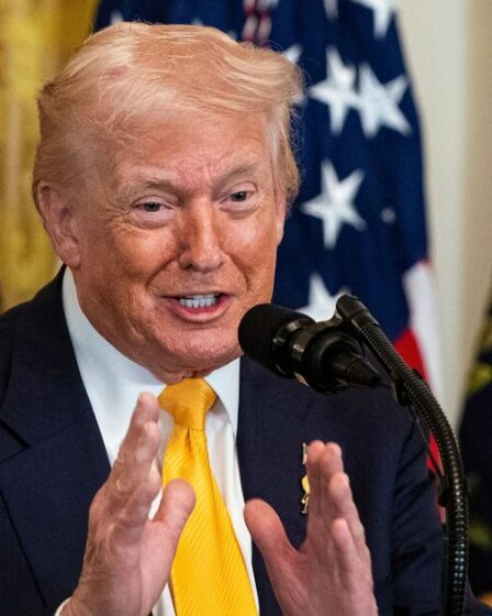 Politique EN DIRECT : Donald Trump lance une attaque cinglante contre Starmer pour la trahison des Chagos