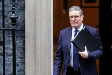 Politique EN DIRECT : Keir Starmer fera face à des grillades infernales dans les logements familiaux alors que la crise de Mandelson s'aggrave