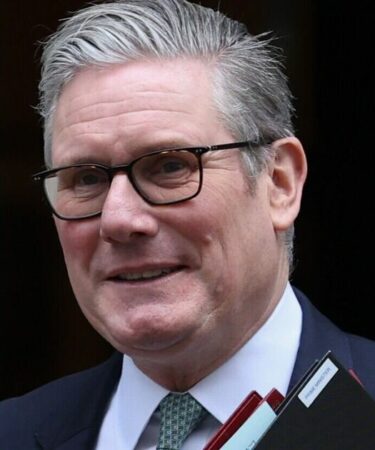 Politique EN DIRECT : Keir Starmer se rend en Allemagne après avoir à peine survécu à la semaine de l'horreur