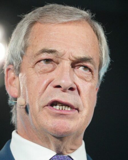 Politique EN DIRECT : Nigel Farage fera une énorme annonce alors que Keir Starmer est au bord du gouffre