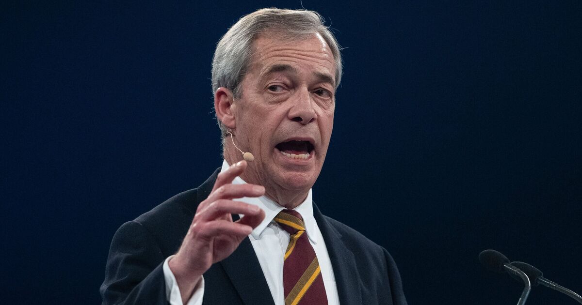 Politique EN DIRECT : Nigel Farage prédit la date à laquelle Keir Starmer sera parti après un coup fracassant