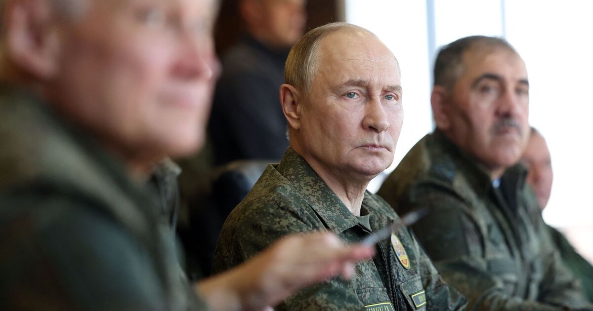 Poutine humilié alors que les pertes croissantes le rapprochent d’une énorme décision concernant l’Ukraine