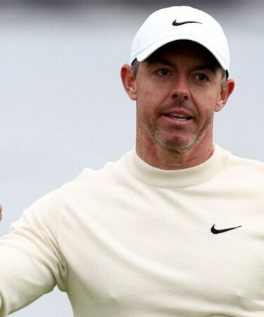 Rory McIlroy montre ses vraies couleurs alors qu'il laisse un fan de golf stupéfait à Pebble Beach