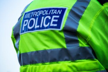 Un adolescent accusé de tentative de meurtre après que des garçons âgés de 12 et 13 ans ont été poignardés à l'école