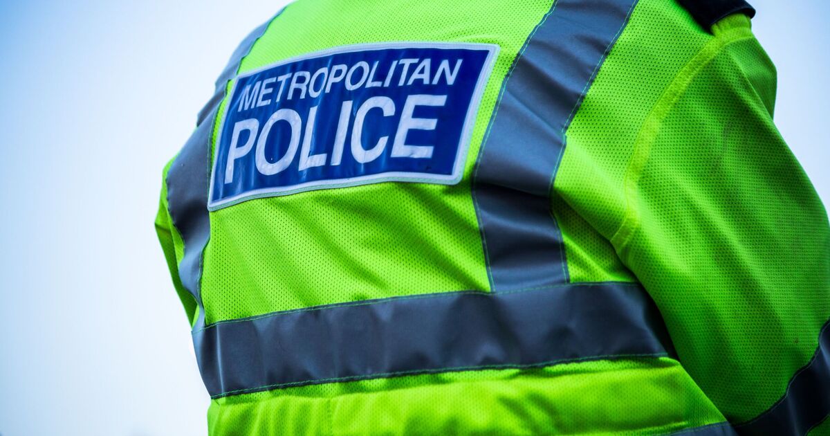 Un adolescent accusé de tentative de meurtre après que des garçons âgés de 12 et 13 ans ont été poignardés à l'école