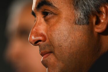 Un ancien propriétaire de Premier League poignardé à son domicile à Londres par des voleurs masqués