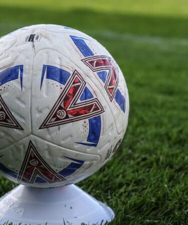 Un club de football accusé d'avoir inondé son terrain avec des arroseurs pour faire annuler le match