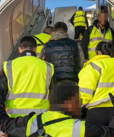 Un migrant « avale une batterie de vape » pour éviter d'être expulsé quelques heures avant son vol en provenance du Royaume-Uni