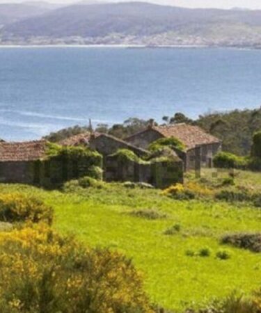 Village abandonné en Espagne avec une vue incroyable sur la mer en vente pour 174 000 £