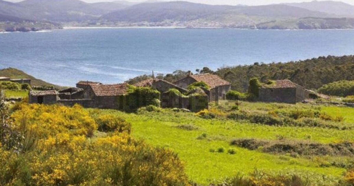Village abandonné en Espagne avec une vue incroyable sur la mer en vente pour 174 000 £