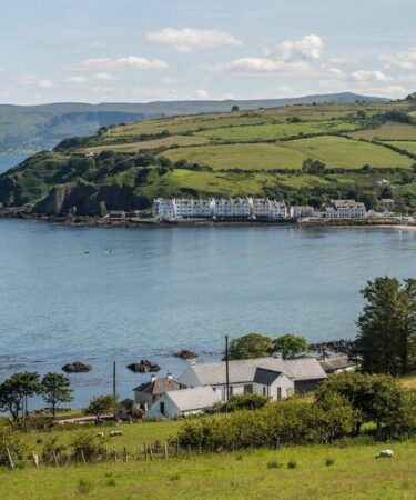 Village « magique » utilisé dans Game of Thrones avec une attraction incroyable