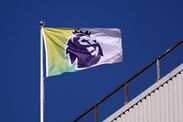 BIRMINGHAM, ANGLETERRE - SEPTEMBRE 28 : le logo de la Premier League sur un drapeau lors du match de la Premier League entre Aston Villa et Fu