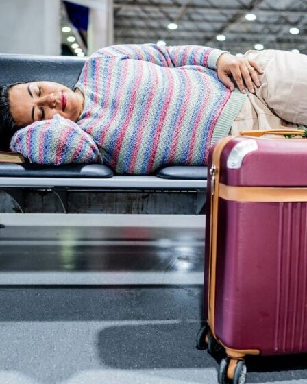 Un pilote suit une astuce simple pour éviter le décalage horaire lorsqu'il effectue un vol long-courrier