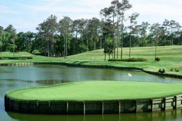 Un tireur tue deux personnes et s'échappe sur le parcours du Players Championship avec un événement retardé