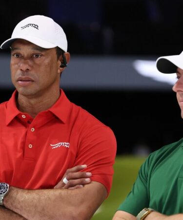 Rory McIlroy est impressionné alors que le microphone reprend ce qu'il a dit à Tiger Woods à propos de la star de la PGA