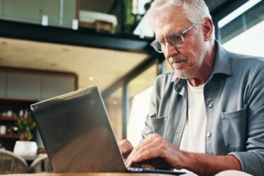 Nouvel avertissement « très sérieux » alors qu'une étude majeure révèle que la moitié des avis en ligne sont faux