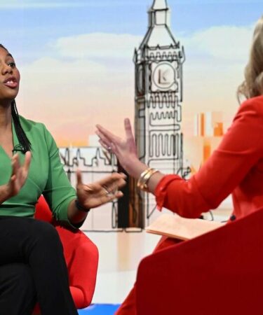 Kemi Badenoch dans un violent affrontement à la BBC à propos des politiques vertes « idiotes » d'Ed Miliband