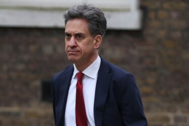 Le « plan fou » d'Ed Miliband a été critiqué alors que les factures d'énergie augmenteraient de 288 £ par an à partir de juillet