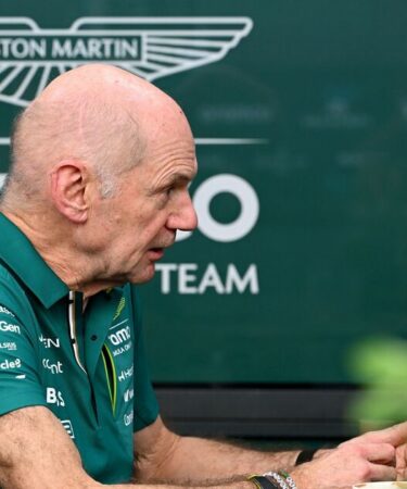 Adrian Newey "démissionne de son poste de patron d'Aston Martin" alors que le favori du remplacement des amortisseurs émerge