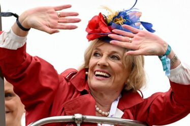 BBC Newsnight interrompu pour la mise à jour d'Esther Rantzen après que les médicaments ont cessé de fonctionner