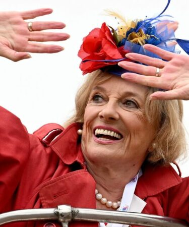 BBC Newsnight interrompu pour la mise à jour d'Esther Rantzen après que les médicaments ont cessé de fonctionner