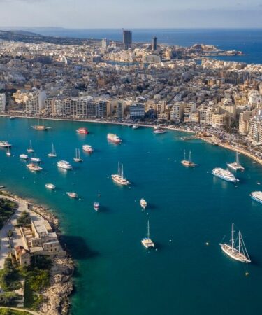 « Belle » île anglophone avec une chaleur de 20 °C en avril et à seulement trois heures du Royaume-Uni