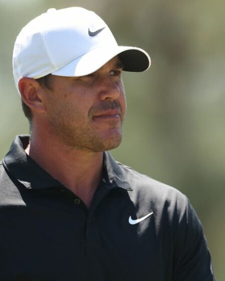 Brooks Koepka se précipite alors qu'un jeune enfant est heurté par une voiturette de golf au championnat Valspar