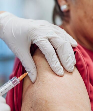 Changement majeur dans la vaccination du NHS à partir de mercredi pour tous les retraités de plus de 80 ans