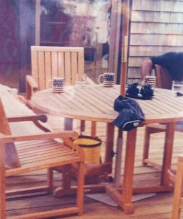 De sombres secrets derrière l’image récemment découverte d’Andrew, Mandelson et Jeffrey Epstein