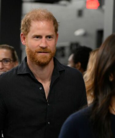 Famille royale EN DIRECT : la cour du prince Harry explose alors que ses amis « ne sont pas tous bouche bée »